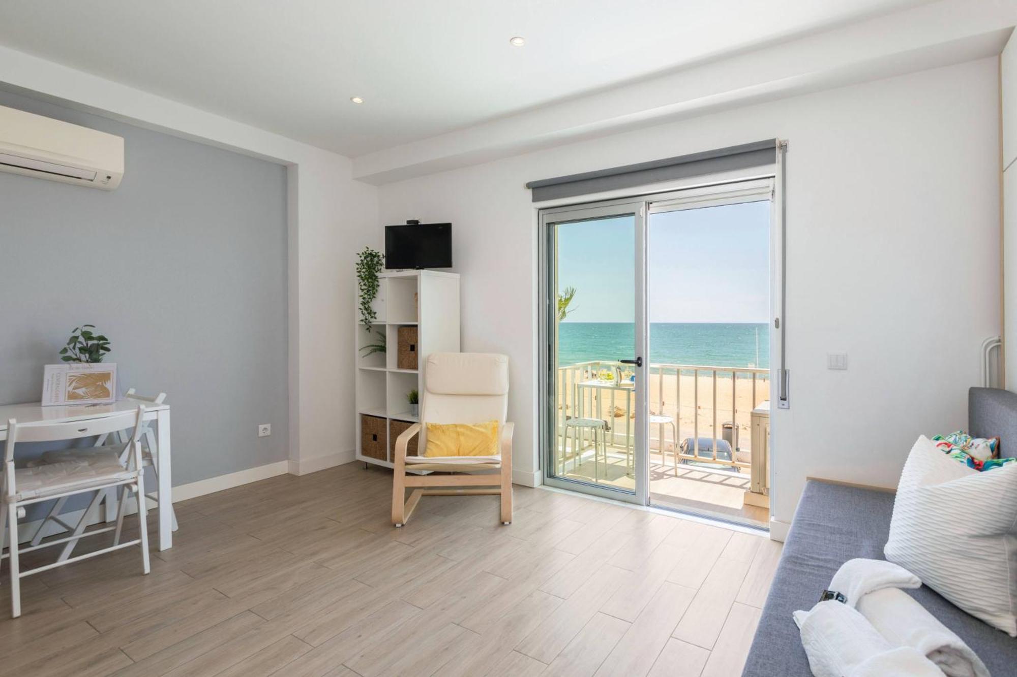 Centralgarve - Stunning Beach Front Studio - Astro Quarteira Ngoại thất bức ảnh